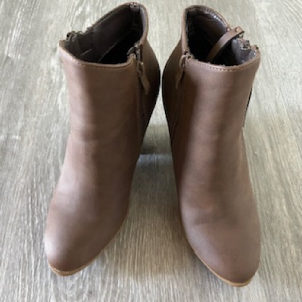 🧡3/15 Journee Collection Valley Zip-Up Booties Women's 8.5